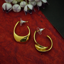 Chunky_Teardrop_C-Hoop_Earrings
