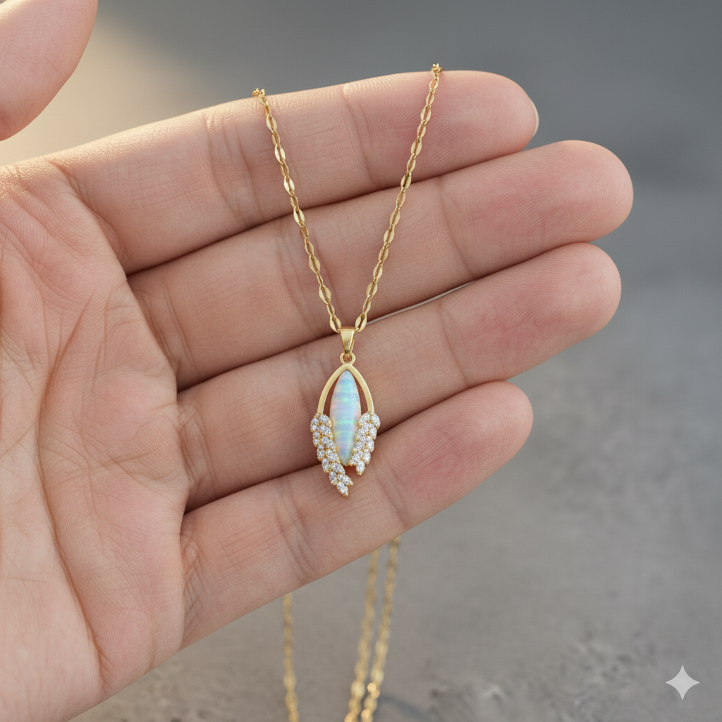 Aurelia Pendant Necklace